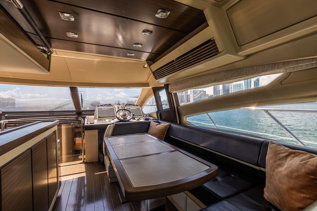 2016 Azimut 64 