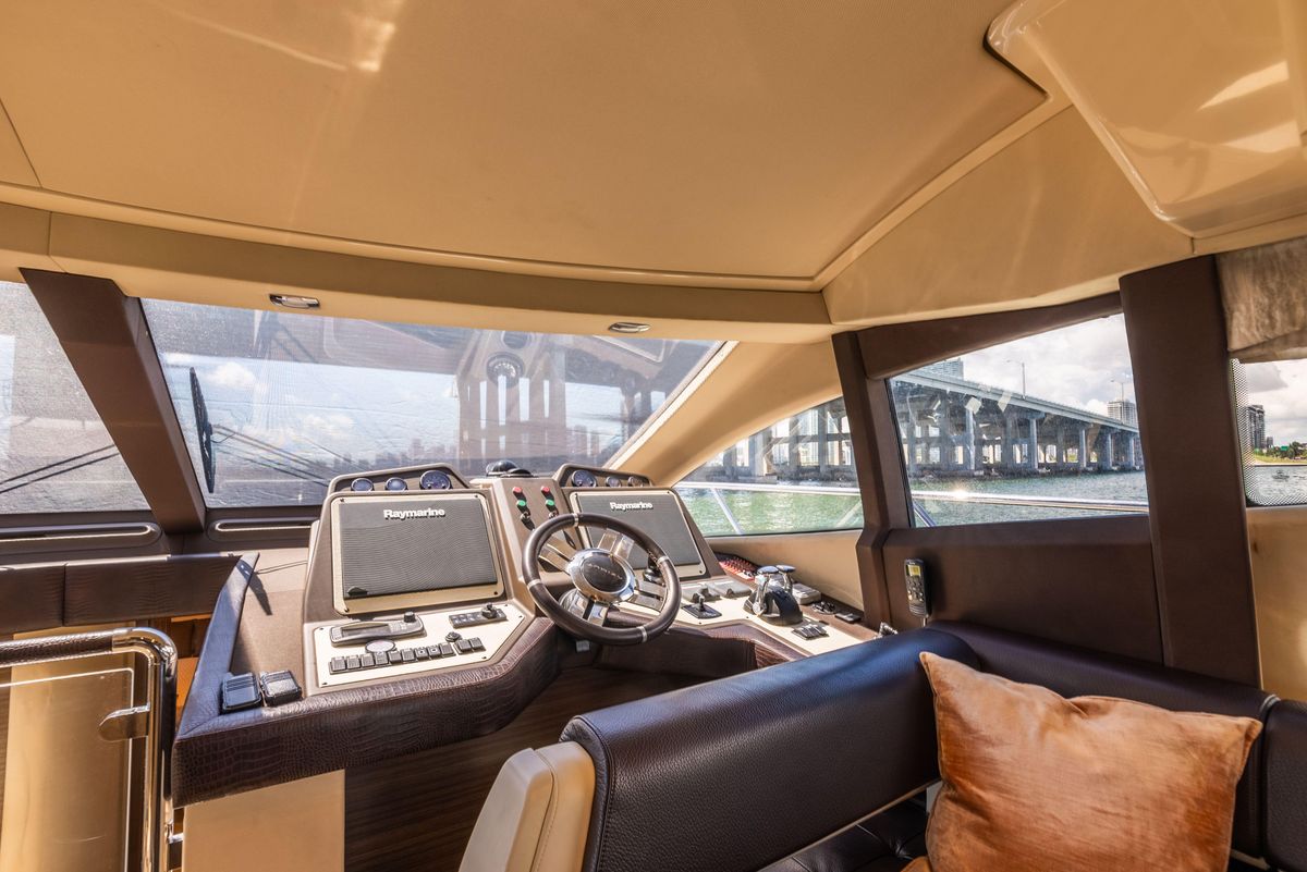 2016 Azimut 64 