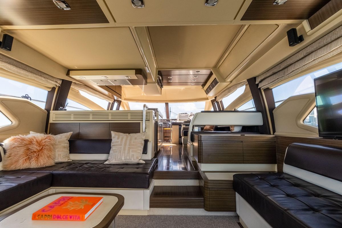 2016 Azimut 64 