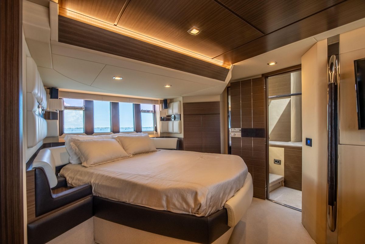 2016 Azimut 64 