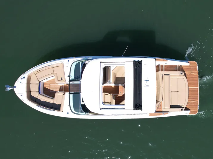 Honey Yacht Photos Pics Overhead view of 2019 Sea Ray SLX 310 boat on water.