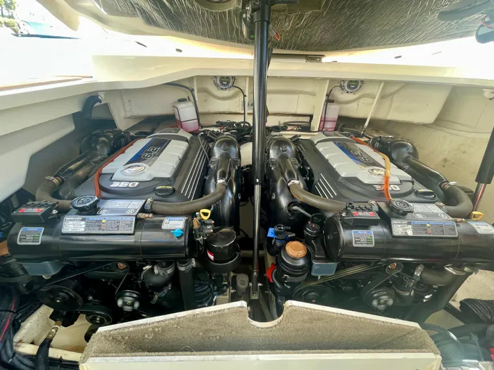 Honey Yacht Photos Pics 