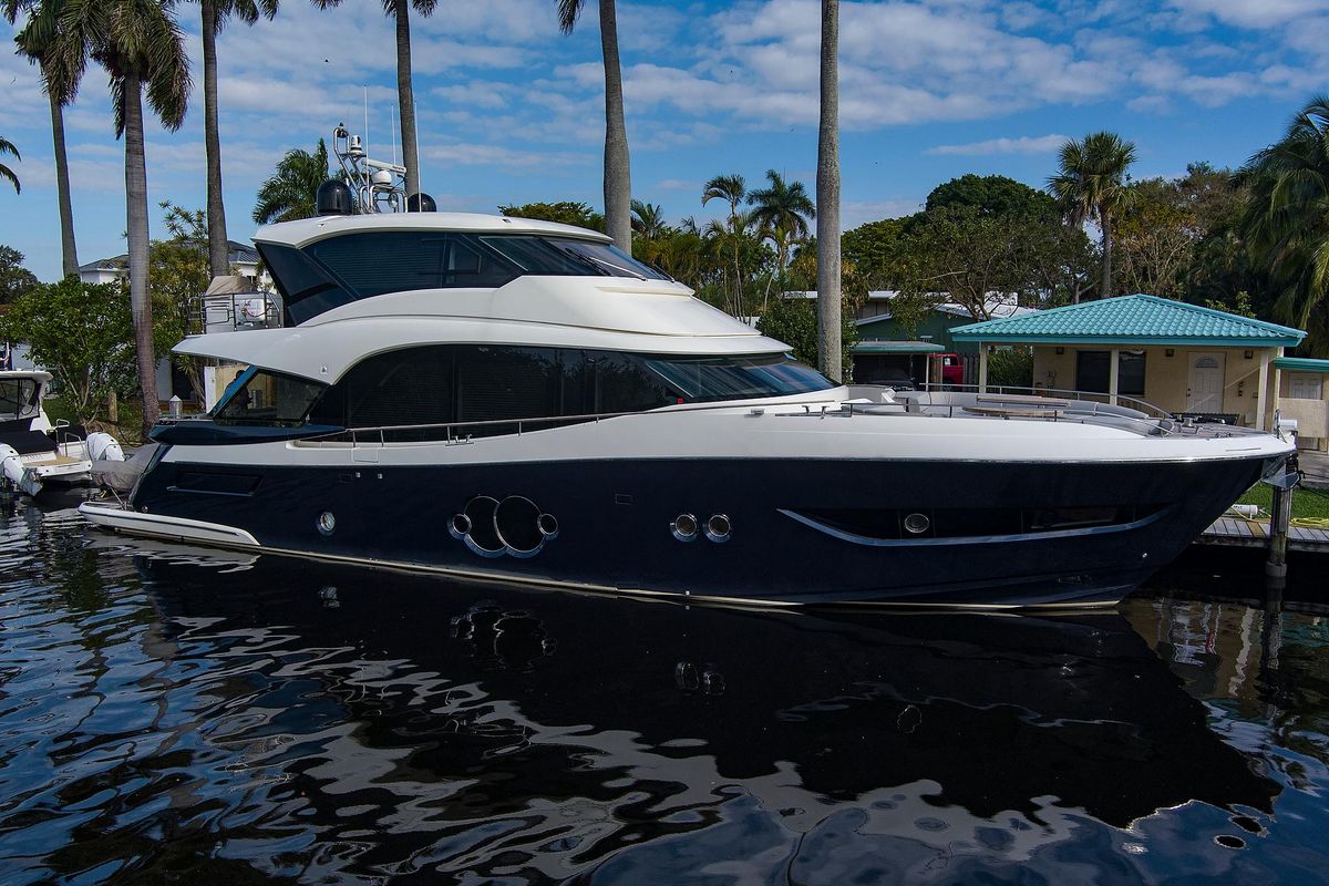 2021 Monte Carlo Yachts 76 