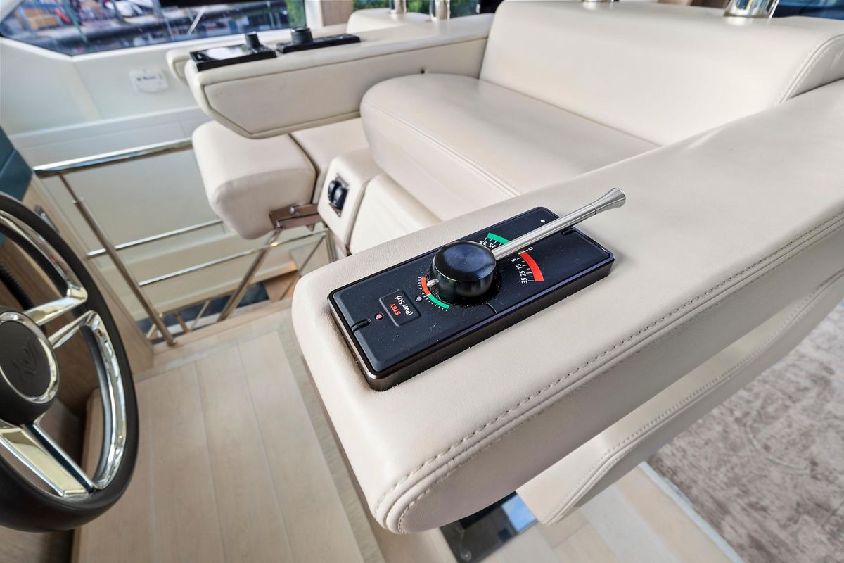 2021 Monte Carlo Yachts 76 