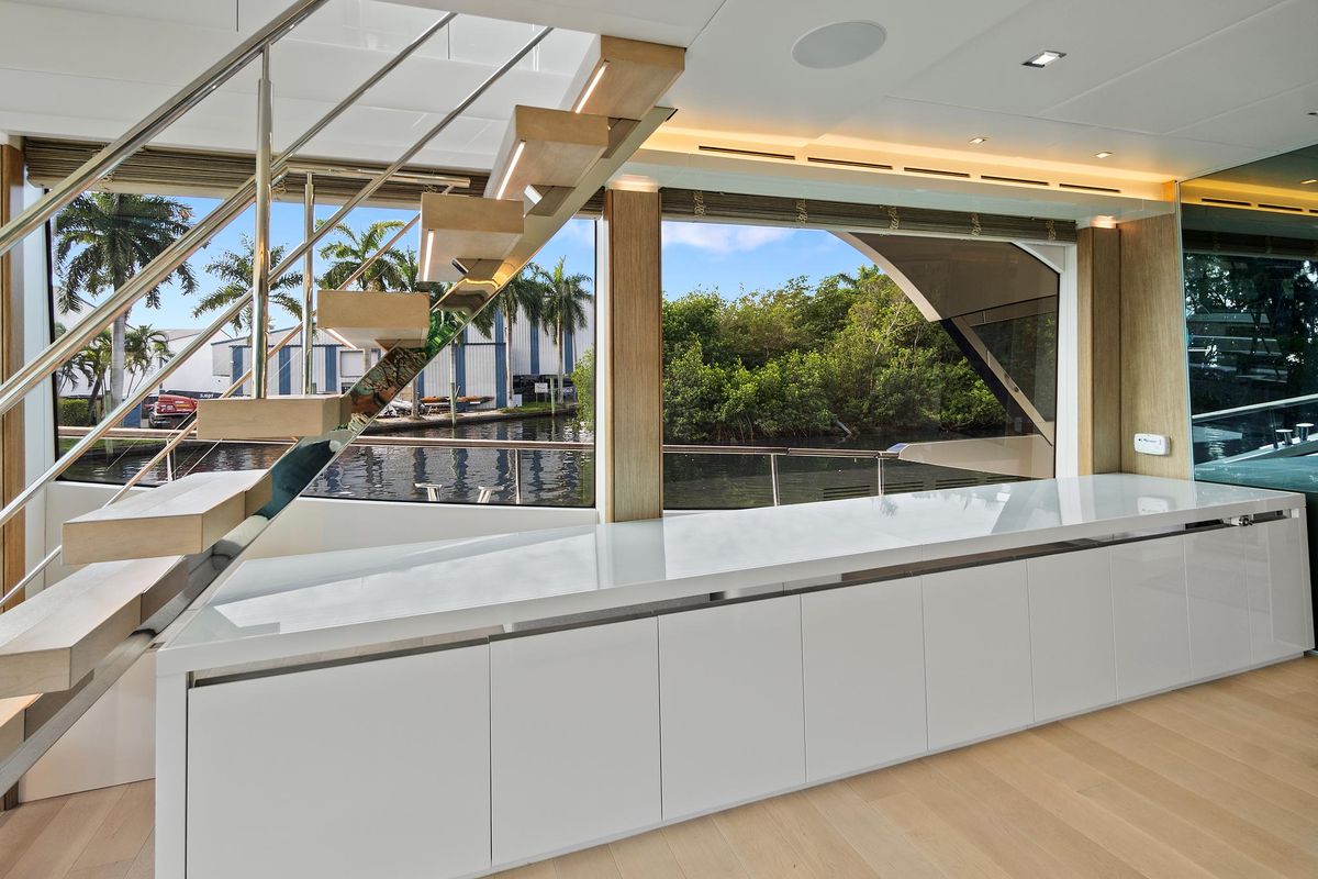 2021 Monte Carlo Yachts 76 