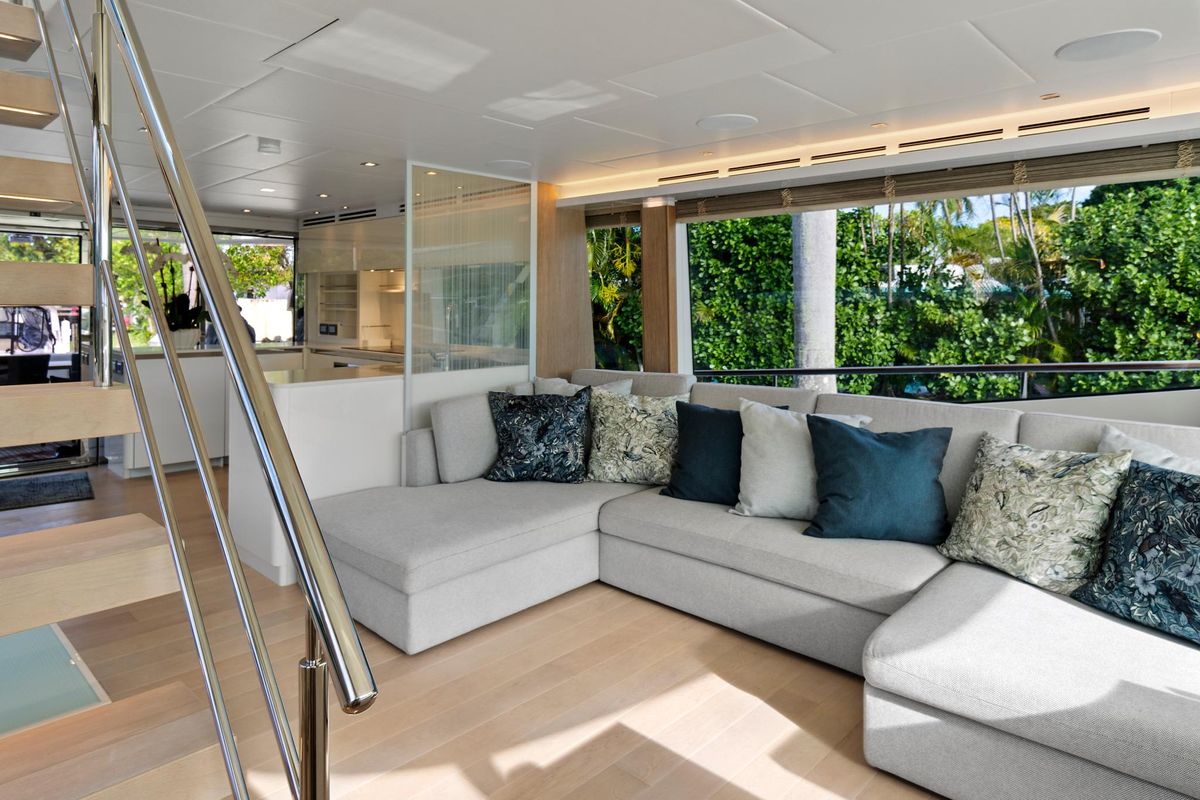 2021 Monte Carlo Yachts 76 