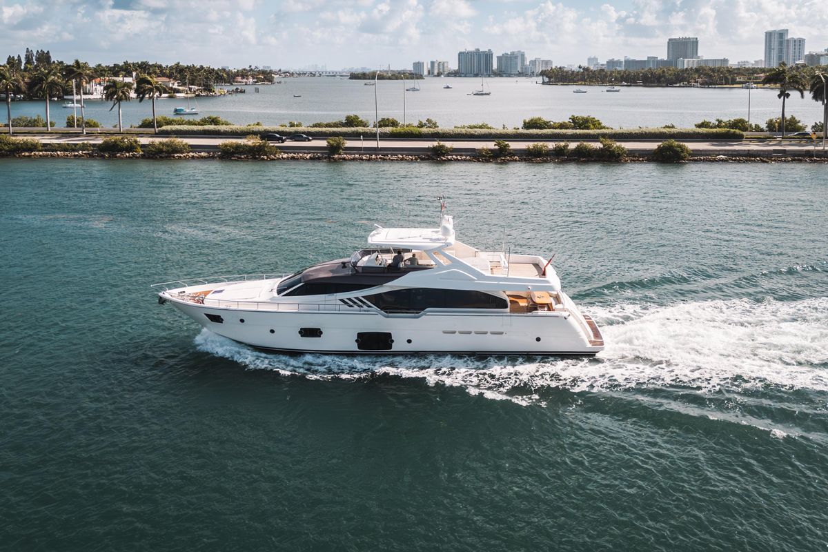 2014 Ferretti Yachts 87 