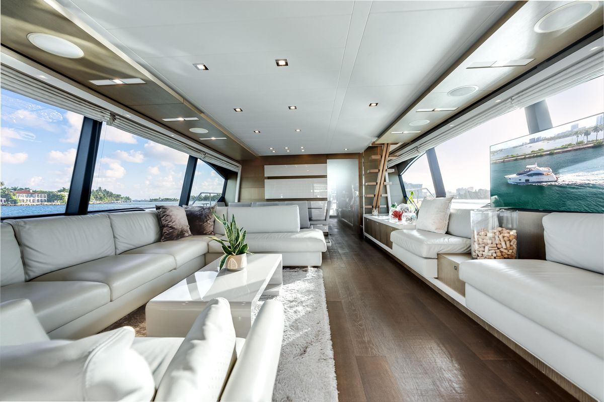 2014 Ferretti Yachts 87 