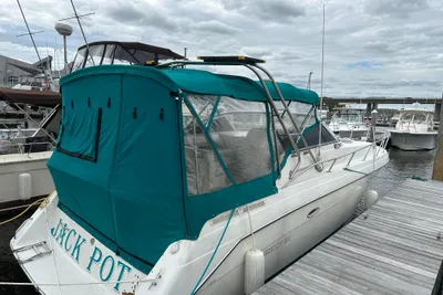 Rinker 300 Fiesta Vee