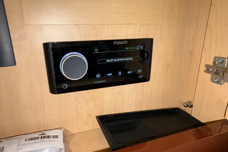  Yacht Photos Pics Fusion stereo system in 2008 Sea Ray 40 Sundancer boat interior.