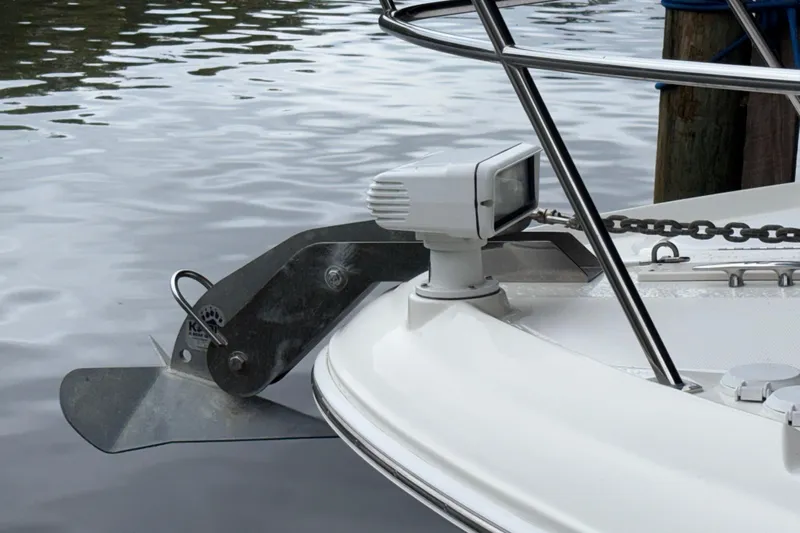  Yacht Photos Pics Bow of 2008 Sea Ray 40 Sundancer with anchor and spotlight.