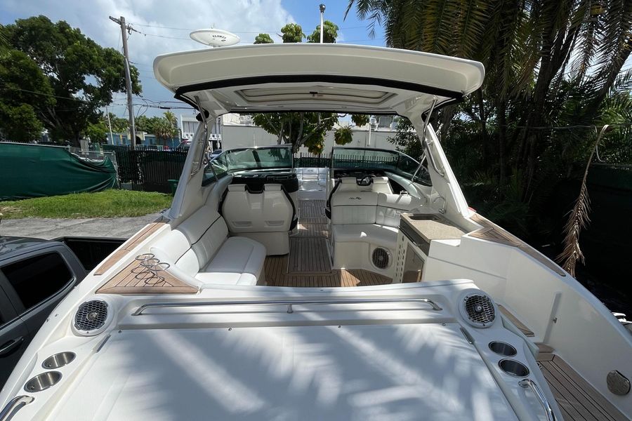 2015 Sea Ray 350 SLX