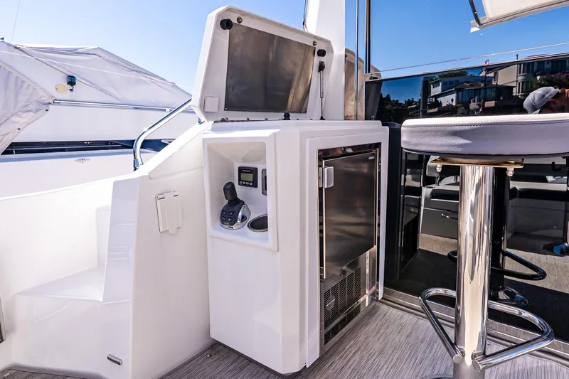 My Way Yacht Photos Pics 2019 Cruisers Yachts 54 Cantius cockpit with joystick control and seating.