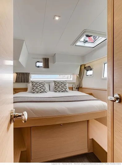 Millenium Yacht Photos Pics 