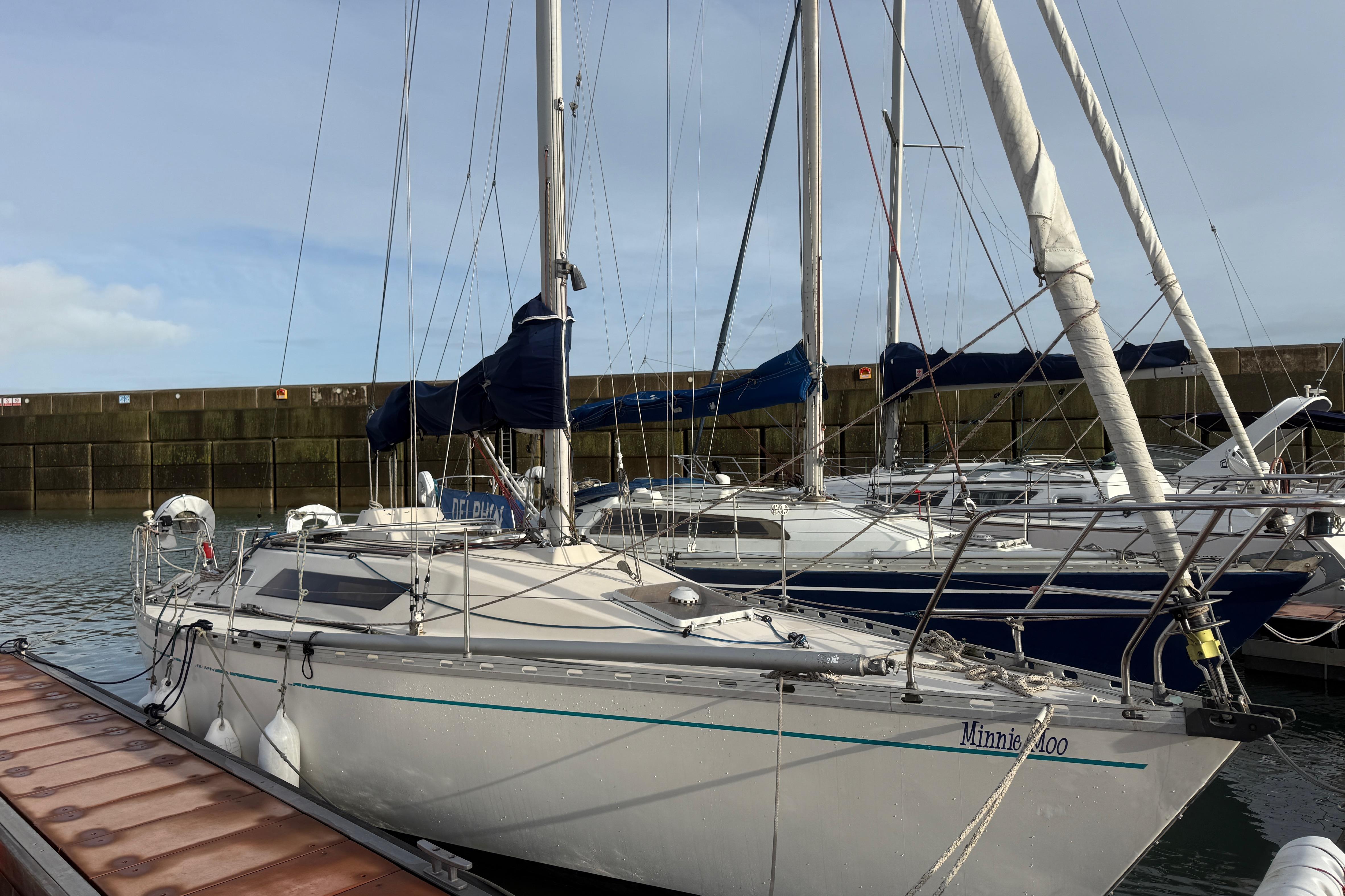 1981 Beneteau First 32