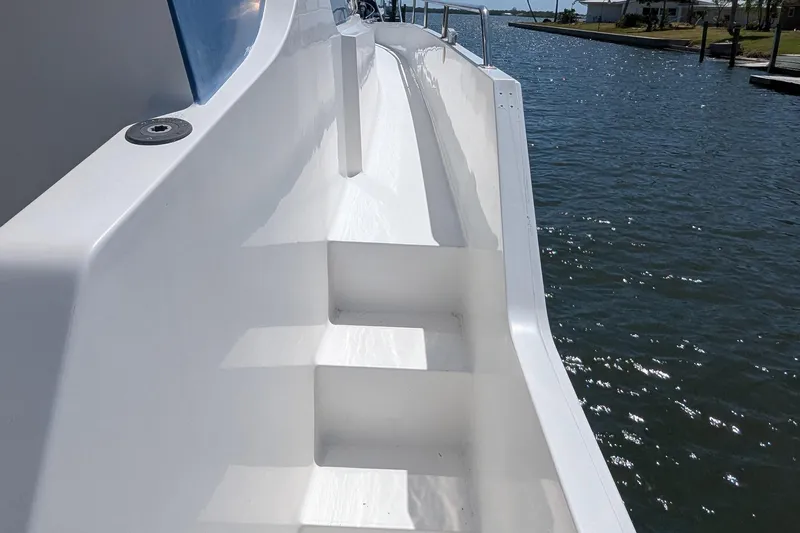 Sometimes Nancy Yacht Photos Pics 2003 Fountaine Pajot Maryland 37 yacht deck with water view.