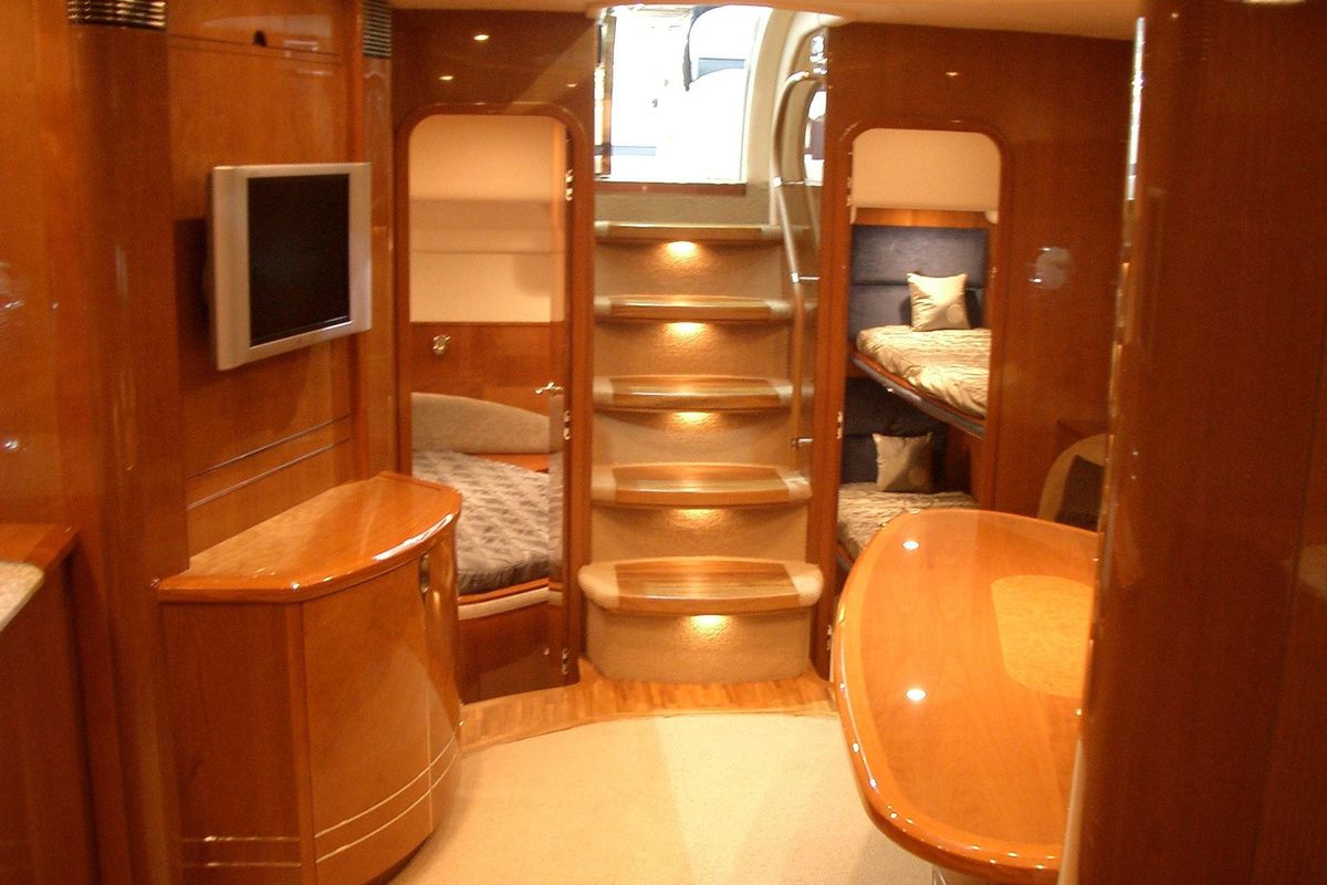 2005 Princess 59 