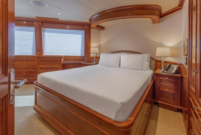 Calliope Yacht Photos Pics Luxurious bedroom interior on 2007 Richmond Yachts Semi Displacement model.