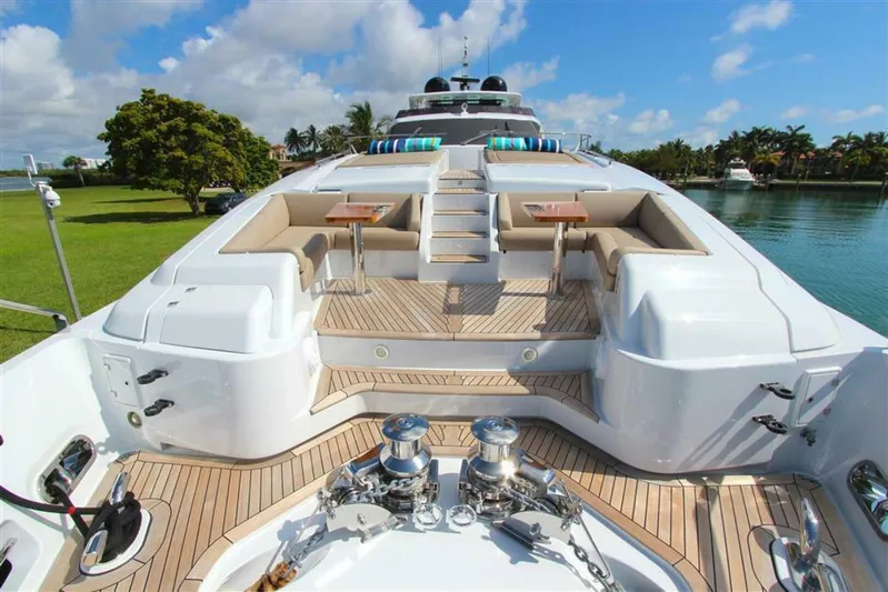 Chitochi Yacht Photos Pics CHITOCHI 108'  32m Custom Line-Bow Seating Lounge