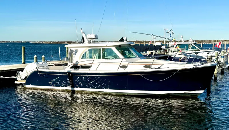 Belle In Hand Yacht Photos Pics 