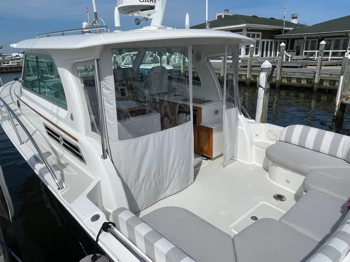 Belle In Hand Yacht Photos Pics 