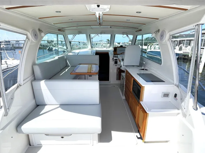 Belle In Hand Yacht Photos Pics 