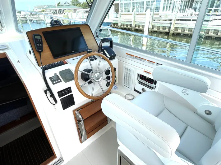 Belle In Hand Yacht Photos Pics 