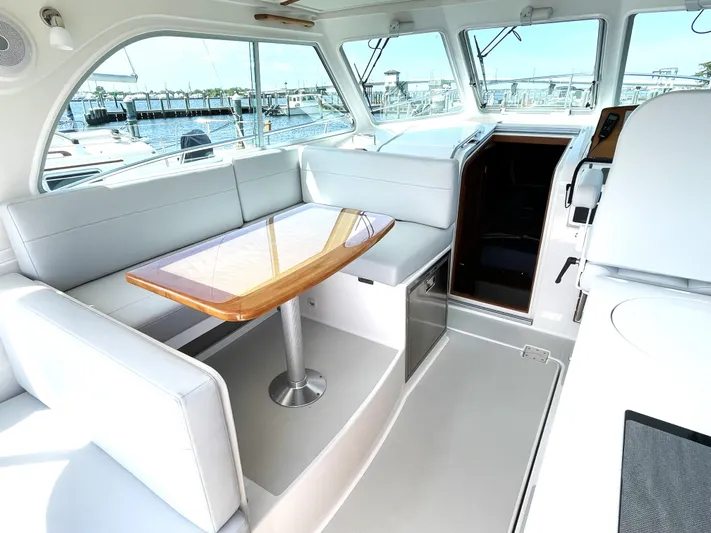 Belle In Hand Yacht Photos Pics 