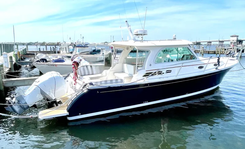 Belle In Hand Yacht Photos Pics 