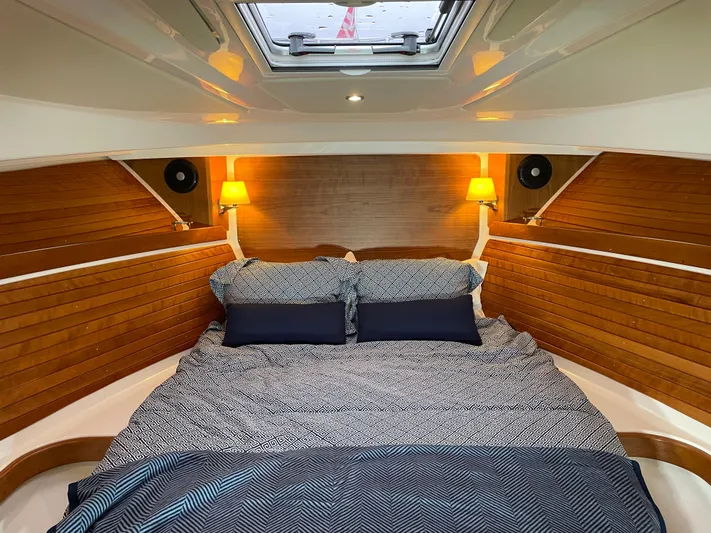 Belle In Hand Yacht Photos Pics 