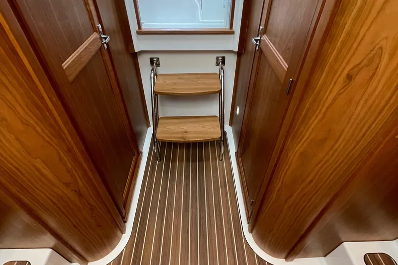 Belle In Hand Yacht Photos Pics 