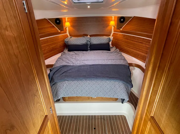 Belle In Hand Yacht Photos Pics 