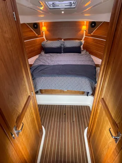 Belle In Hand Yacht Photos Pics 