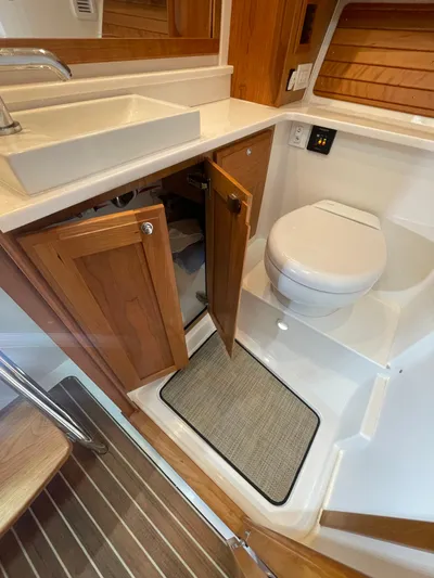 Belle In Hand Yacht Photos Pics 