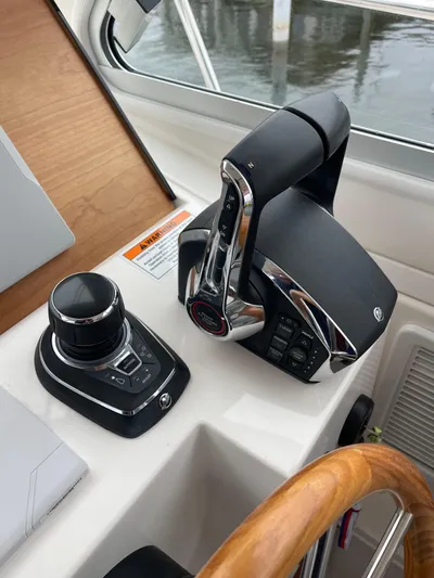 Belle In Hand Yacht Photos Pics 