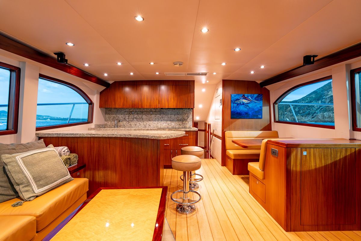 2010 Hatteras 60 
