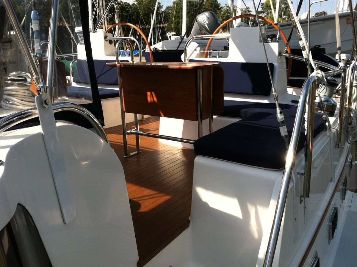 2010 Shannon 58 