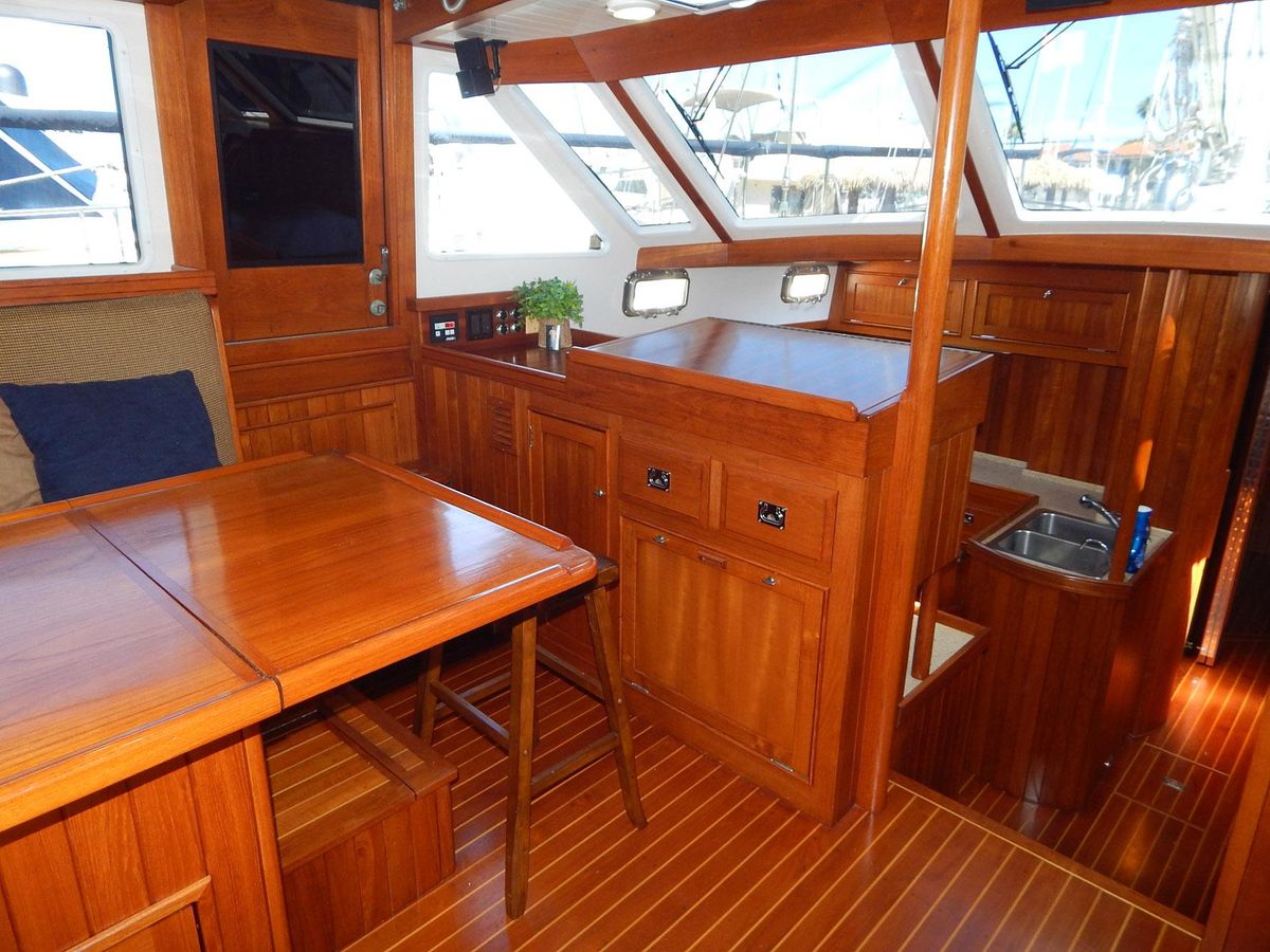 2010 Shannon 58 