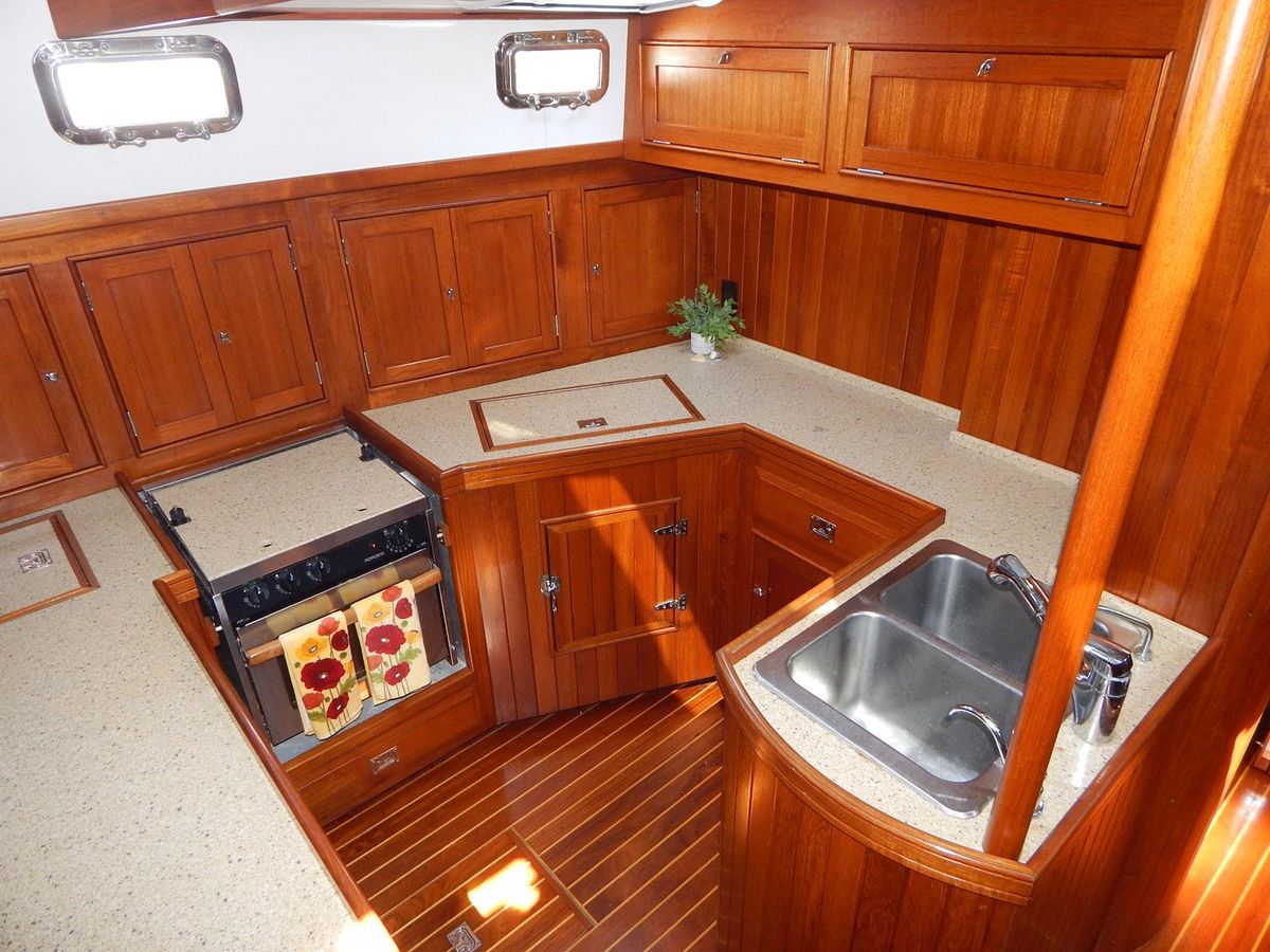 2010 Shannon 58 