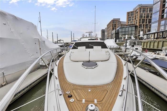 2007 Azimut 68 
