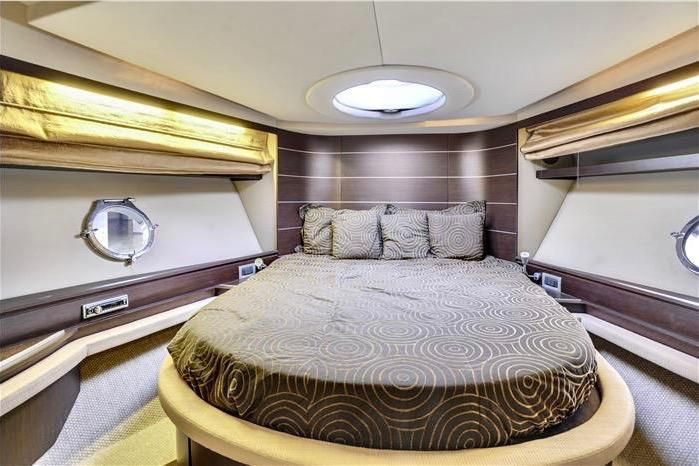 2007 Azimut 68 