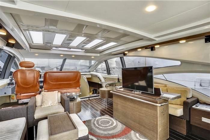 2007 Azimut 68 