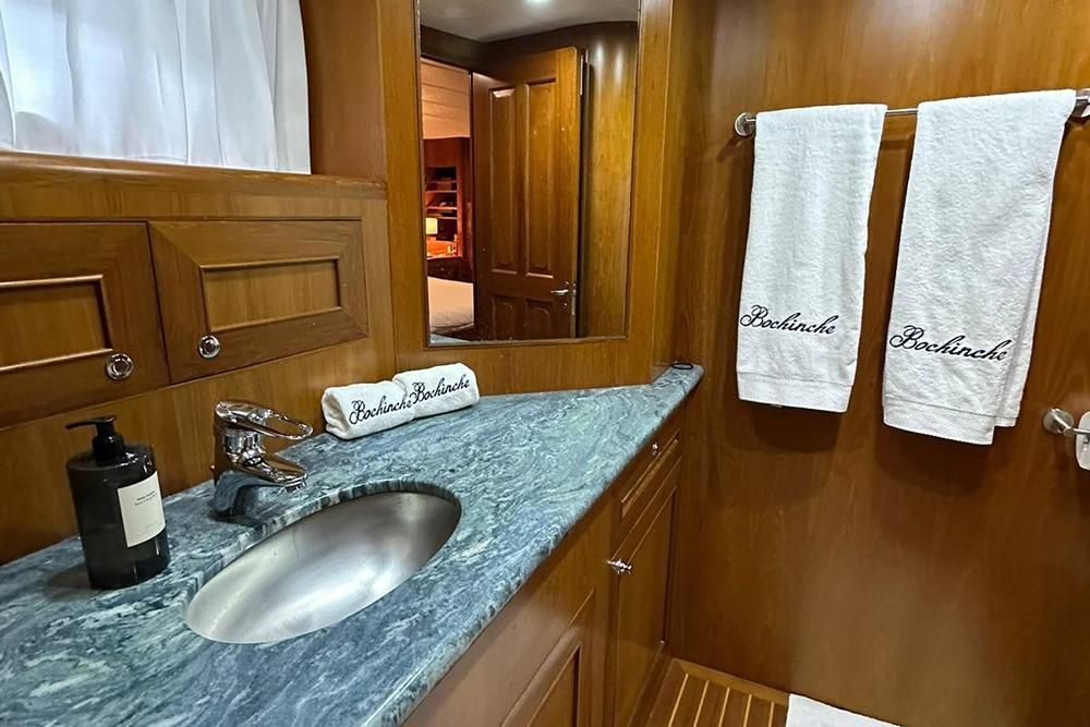 2006 Grand Alaskan 65 