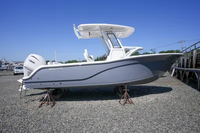Sea Fox 248 Commander