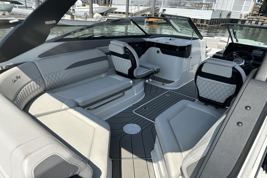 2023 Sea Ray 260 SLX OUTBOARD