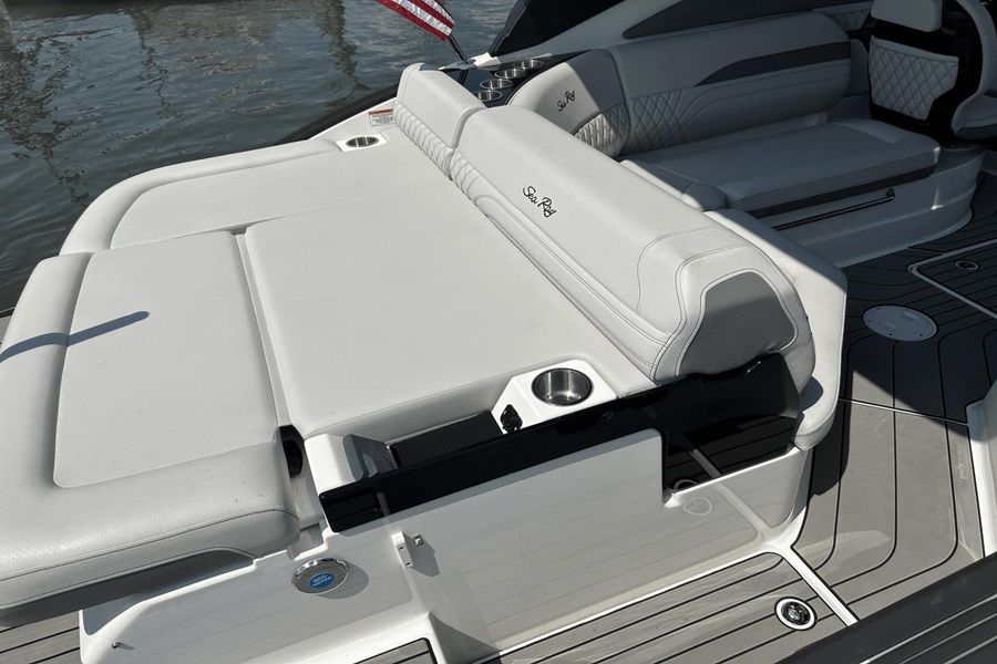 2023 Sea Ray 260 SLX OUTBOARD