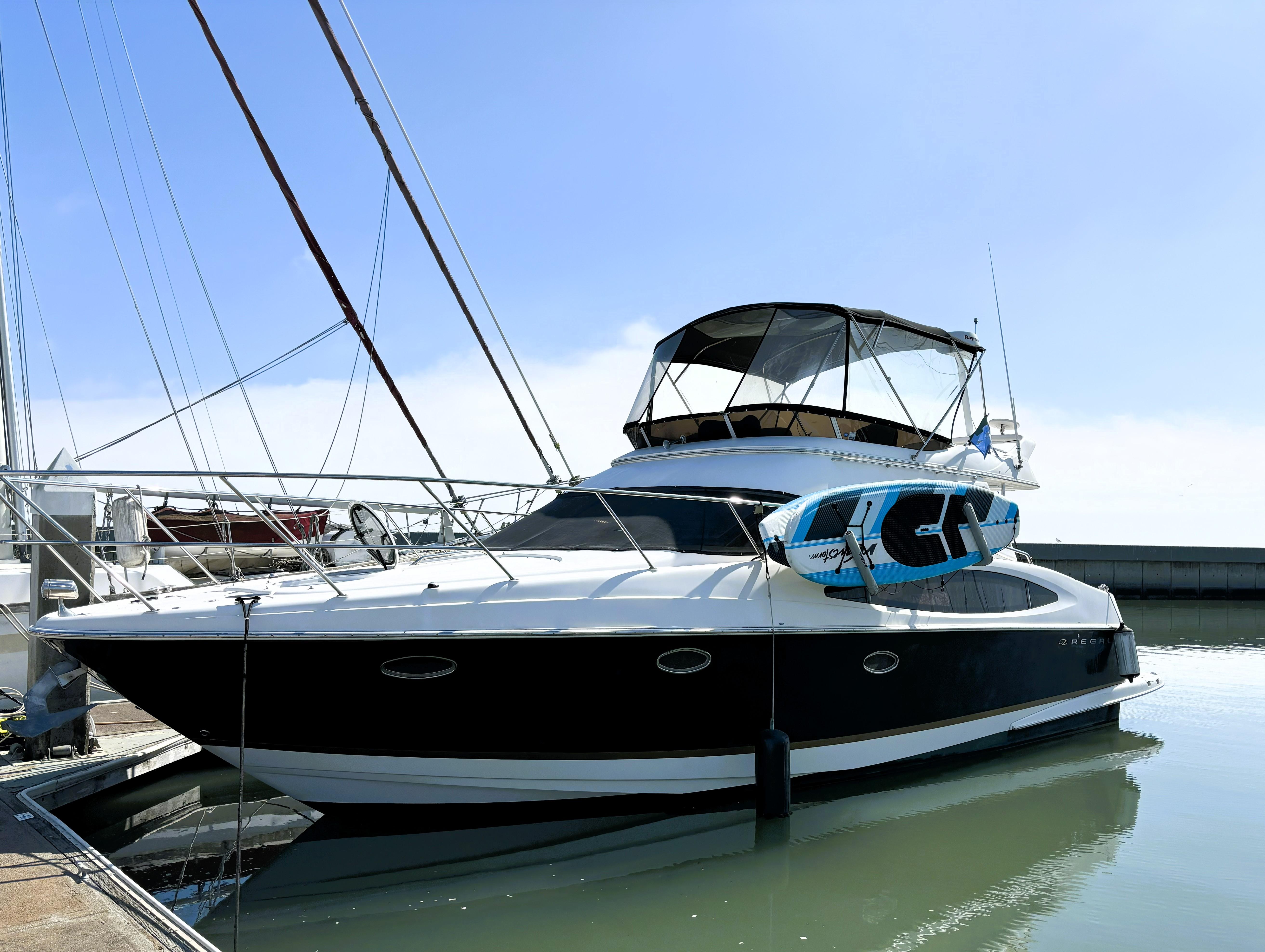 2005 Regal Commodore 3880 Motor Yachts for sale - YachtWorld