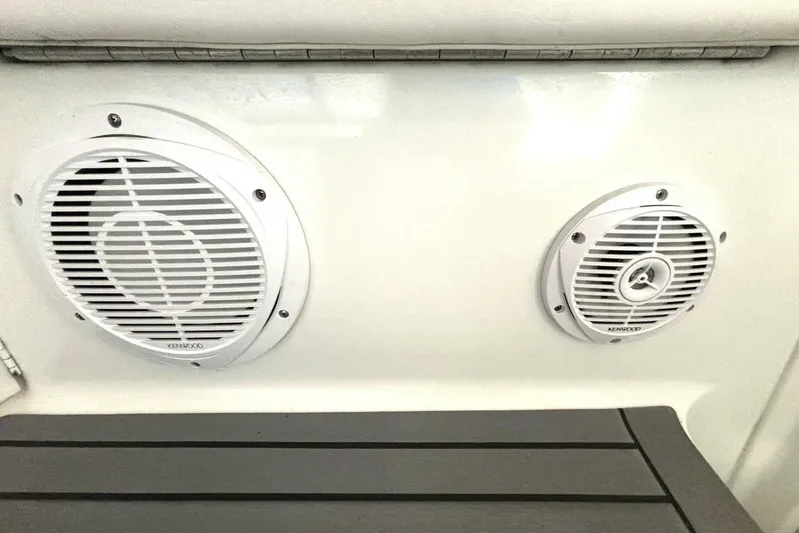  Yacht Photos Pics Kenwood speakers on a 2006 Formula 400 Super Sport Crossover boat interior.
