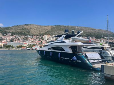 Yacht