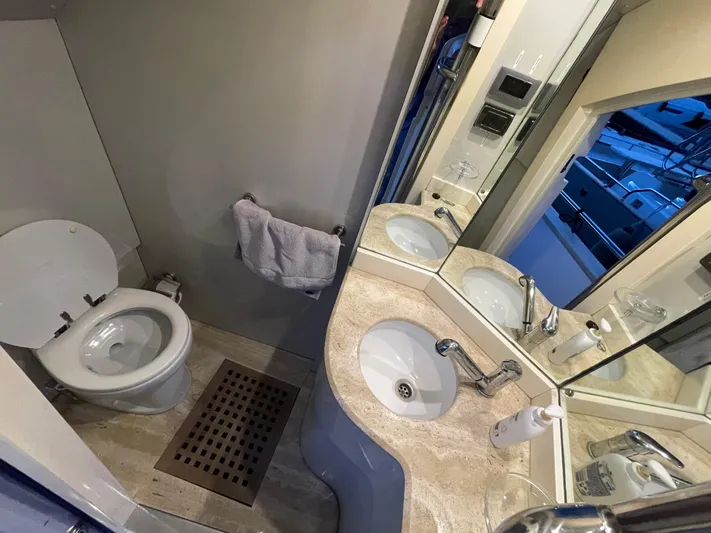 Nike Yacht Photos Pics 